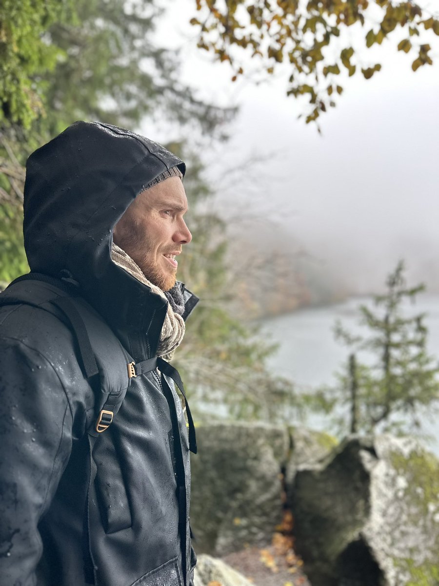 Gregodeck's tweet photo. Auvergne, une des régions de France qui m’inspire le plus. Ici le Lac Pavin regorge de mystères et de légendes incroyables! Google les raconte bien… De quoi puiser un peu d’inspiration pour mon futur album 💿😘🇫🇷
#auvergne #lacpavin #legendes #music https://t.co/AEyBiuoDN1