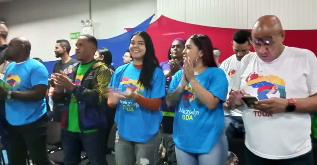 La defensa de la Guayana Esequiba es un tema que nos une y nos convoca a todas y todos los venezolanos.Desde el Movimiento por la Paz y la Vida juramentamos el Comando de Campaña, sumándonos a este llamado histórico. El próximo #3Dic votemos ¡5 veces Sí! 🖐🏿
#EsequiboX5EsVenezuela