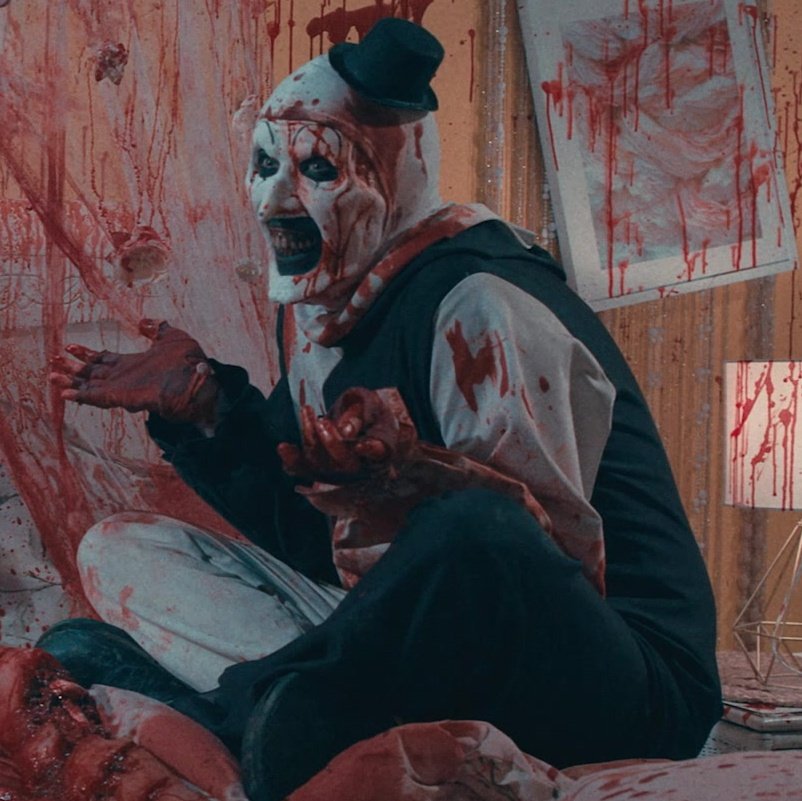 KryptKeeper21's tweet photo. People complaining about Terrifier/Art the Clown harming children...what about Pennywise from IT?
Freddy Kruger from A Nightmare on Elm Street? 
Michael Myers from Halloween? 
Jason from Friday the 13th?
Teenagers are kids too.
Also remember what Anakin Skywalker did?
Exactly. https://t.co/i3UEJgfqTl