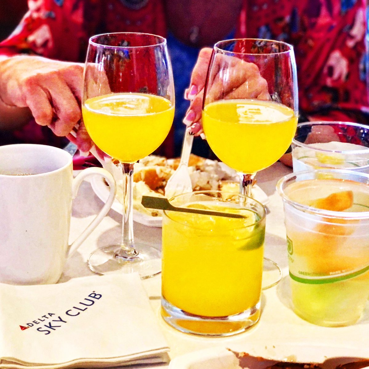 Never Too Early For Mimosas…
#goodmorning #mimosas #gintonic #drinks #weekend  #travelblogger #datenight #amex #skymileslife #travel #vacation #miamitrip #skyclub #atl #atlanta #georgia