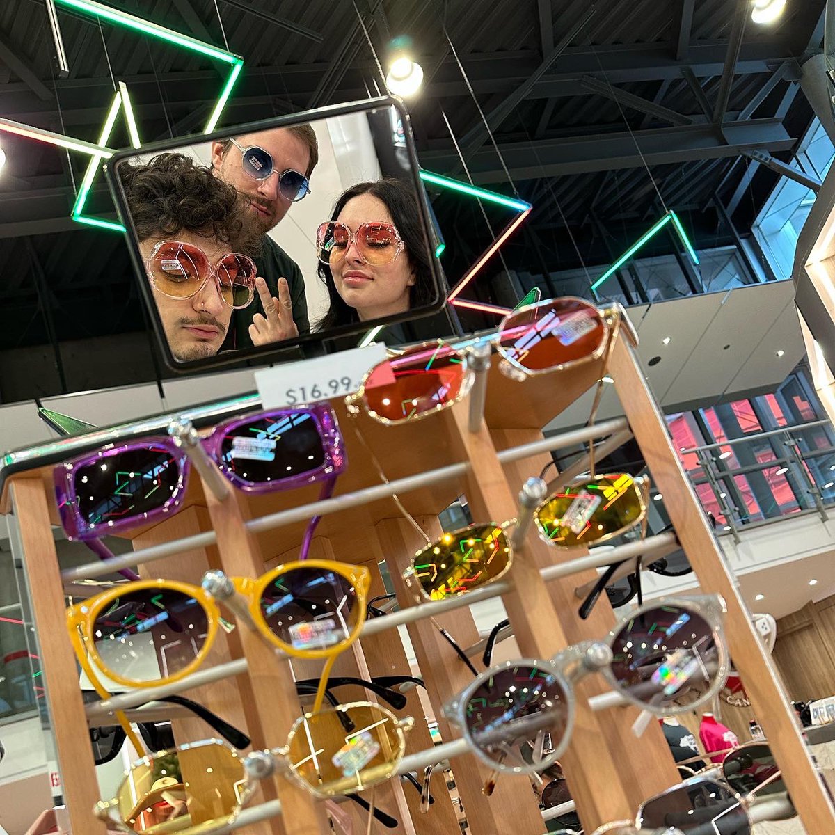 hugo_melz's tweet image. Tf is a kilometer…

@itsPKDong 
@_AdamSteele 
@bittyfps 
Cole was here too