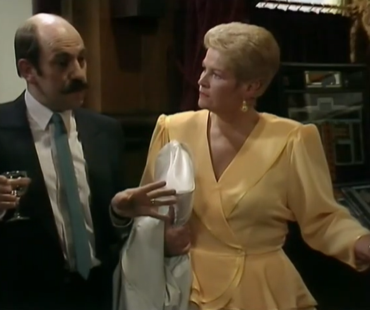 EarringsofPat's tweet photo. Episode 340: 10 May 1988. *New Earrings* #133 #EarringsofPat #Eastenders https://t.co/bmeerNIf8u