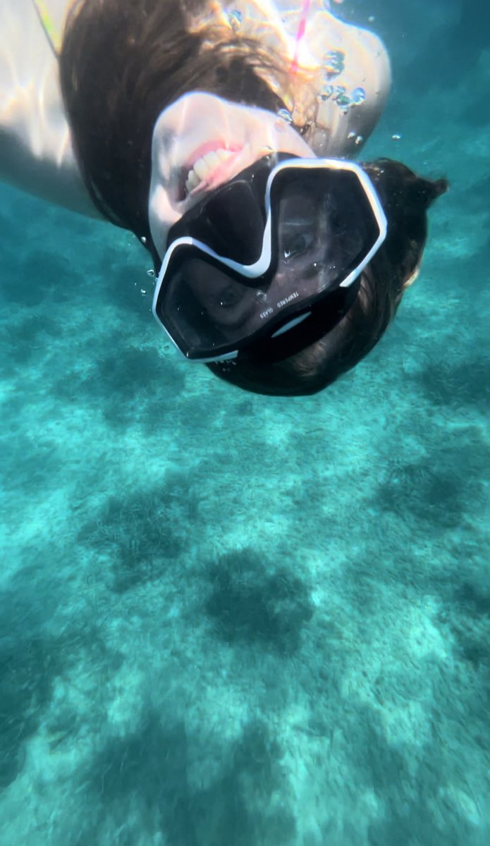 GraceGormley's tweet photo. 3 months, a dose of bed bugs and many boat parties later I am back home to reality☹️

First big solo trip complete ✔️ https://t.co/gYtvTVdupP