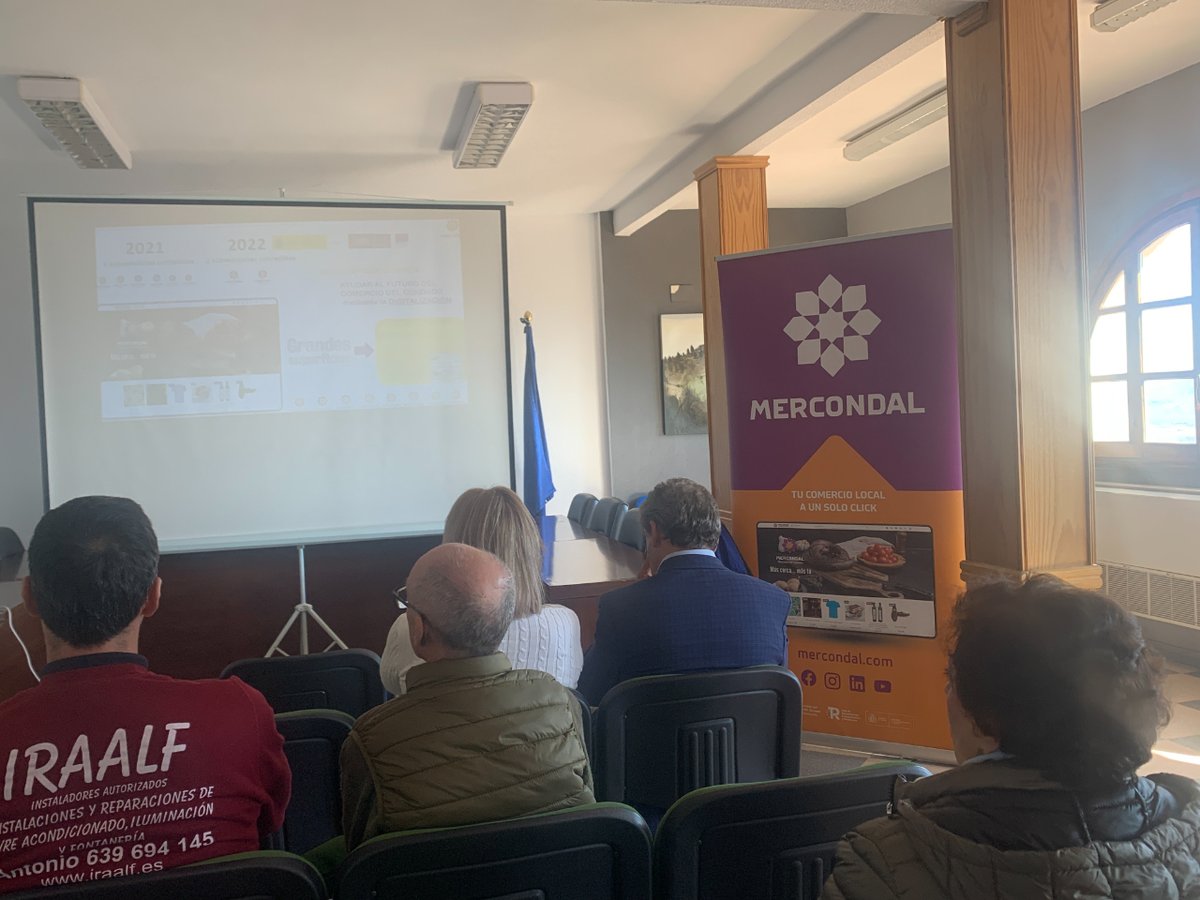 GrupoConsule's tweet photo. Esta mañana, le ha tocado el turno a Chiclana de Segura

Apuesta por el comercio local que permite que los vecinos no tengan que desplazarse 🚗 a otro pueblo a por compras básicas 👟

#comerciolocal #digitalización #rural https://t.co/xZW1bZMfvm
