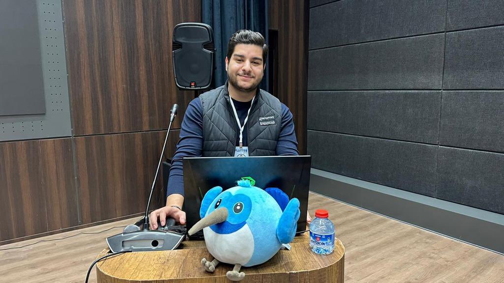 raifozdogan's tweet image. Herkese merhaba,
Merhaba! 🚀 12 Kasım’da Flutter Fest'te konuşmacıydım, harika bir deneyimdi! Katılımcıların ilgisi beni çok mutlu etti. Emeği geçen @GDGKonya  ekibi, @aliozgur , @semiyann ve @MSE_tech ailesine teşekkürler! 🙌 #FlutterFest #GDGKONYA #Teşekkürler