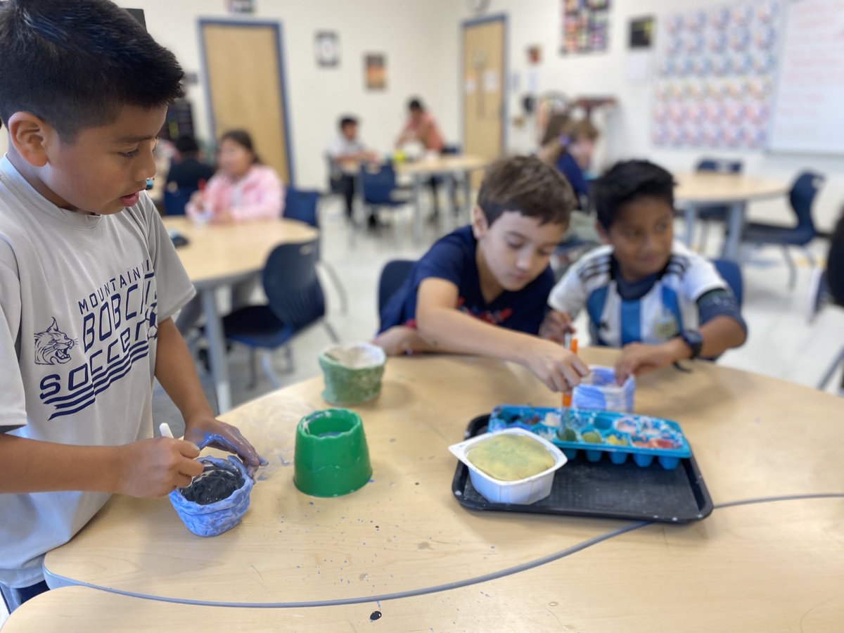 Our MVES Bobcats began glazing their clay pots today in art. So thankful for them to have this opportunity. ⁦<a href="/MVESBobcats/">MVESBobcats</a>⁩ ⁦<a href="/CUpton0/">Cassidy Upton</a>⁩