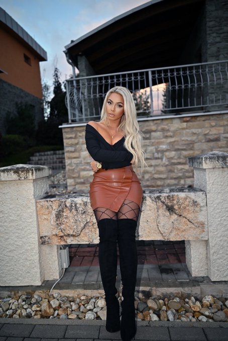 Which is your fav pic? ❤️ https://t.co/4zkkmLTavJ