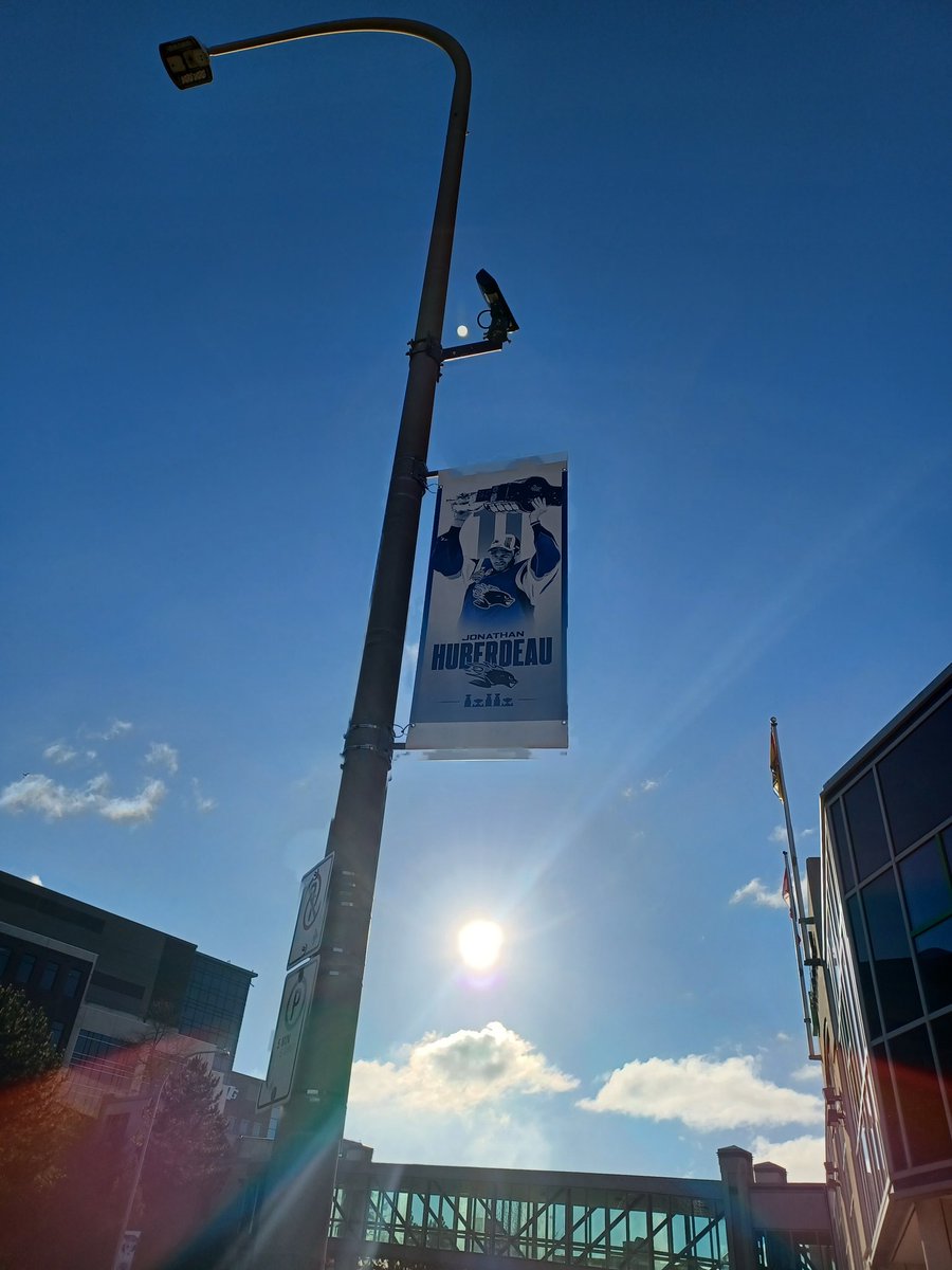From St. John's to Saint John. Taking in some QMJHL action prior to the Monctonian Challenge. Cheering for <a href="/SJSeaDogs/">Saint John Sea Dogs</a> assistant coach Mark Lee and <a href="/CBEHockey/">Cape Breton Eagles</a> Conor Shortall. #BlizzardAlumni #BlizzardWarning