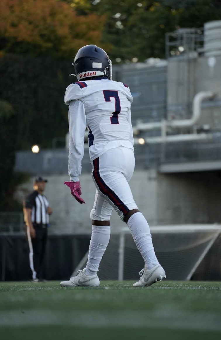 RayvonP7's tweet image. Blessed to be named 1st team all metro WR and All metro Special teams player of the year

@BrandonHuffman @PrepRedzoneWA @NH_Raiders