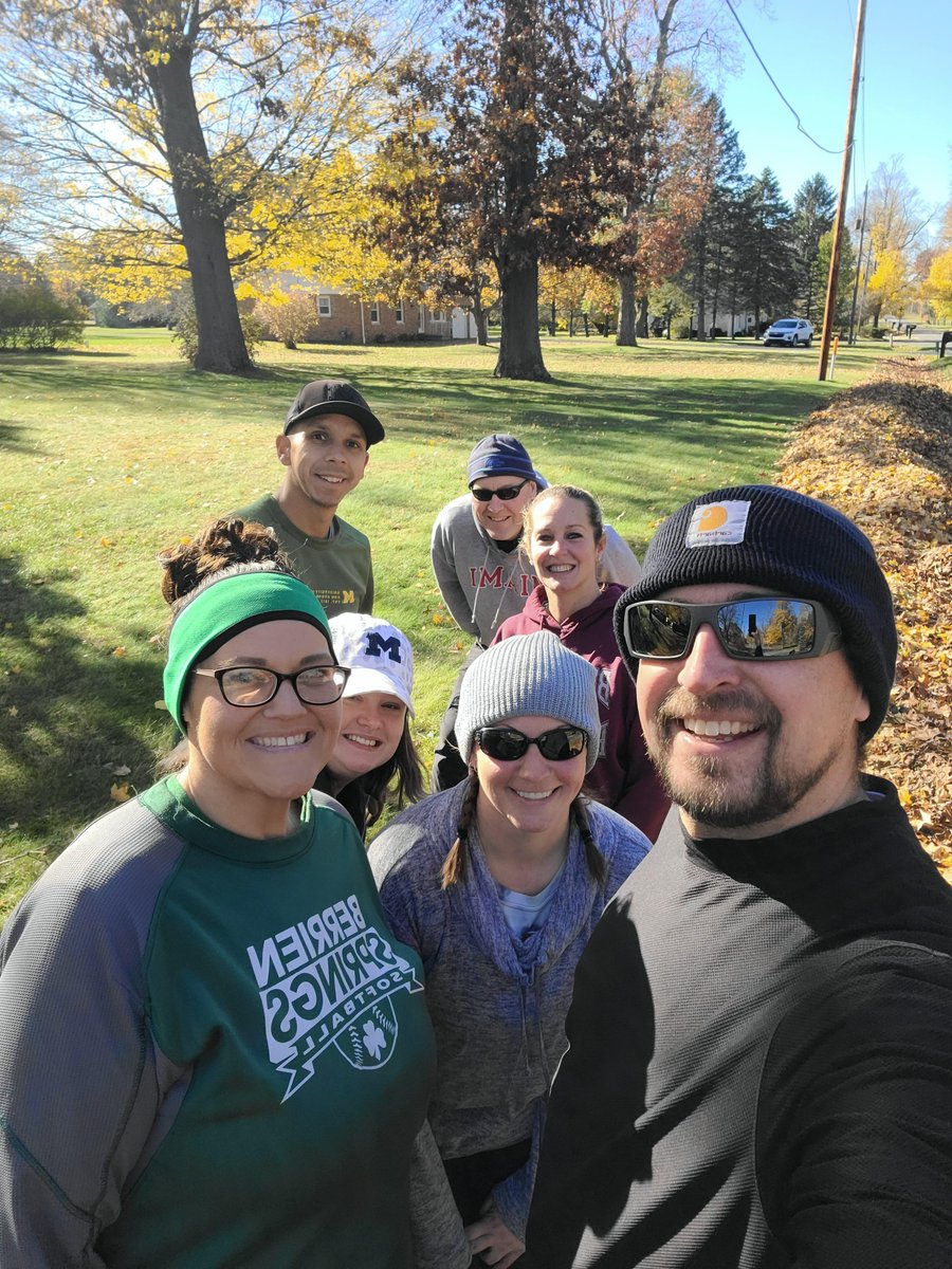 1stSourceBank's tweet image. Our Michigan Team participated in @UnitedWay_SWMI&apos;s #RakeADifference! And it looks like they had a lot of fun too!