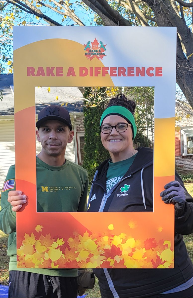 1stSourceBank's tweet image. Our Michigan Team participated in @UnitedWay_SWMI&apos;s #RakeADifference! And it looks like they had a lot of fun too!