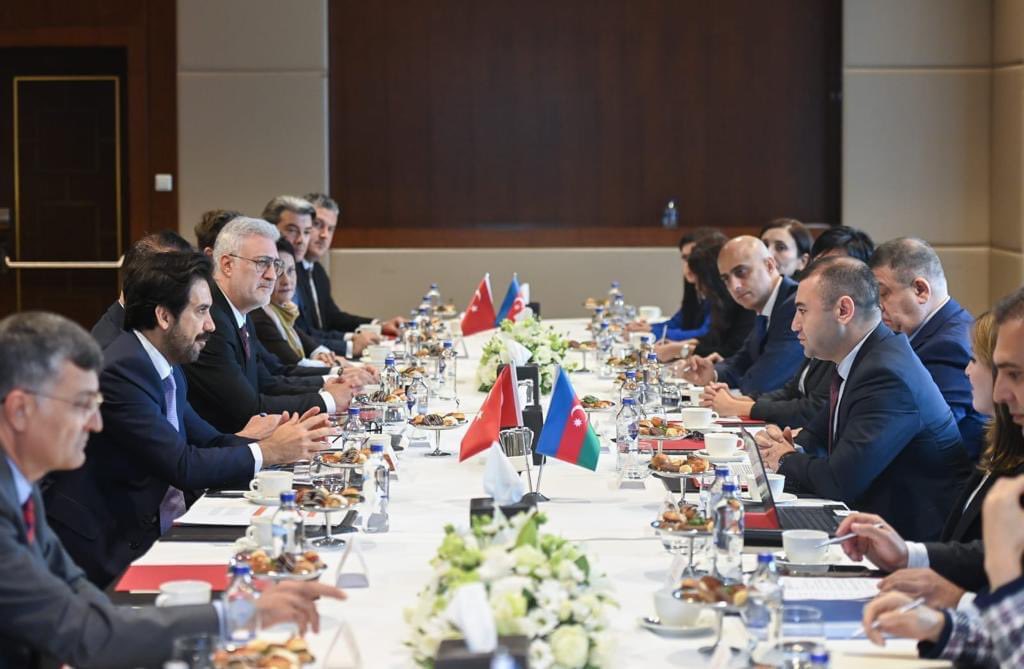 bakimedeniyyet's tweet photo. Ankarada Azərbaycan-Türkiyə Mədəniyyət üzrə Birgə Komissiyasının üçüncü iclası keçirilib
Ətraflı: https://t.co/eiF5Ff6MZN
#Azərbaycan #Türkiyə #MədəniyyətNazirliyi #mədəniyyət #səfər #iclas https://t.co/I8TITsZ2kL