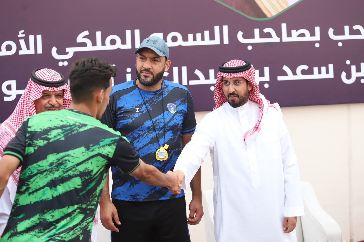 Alshullaclub_EN's tweet photo. ๐ธ || The first team training at the #Alshulla Club witnessed this evening the presence of the Governor of Al-Kharj, His Royal Highness Prince Fahd bin Mohammed bin Saad bin Abdulaziz Al Saud ๐๐ https://t.co/UktoZb6Wc9