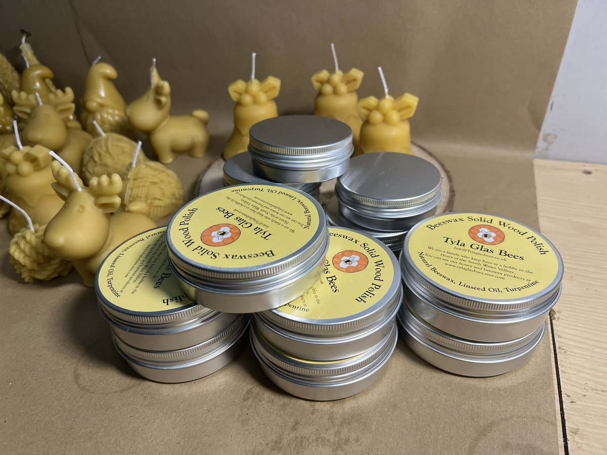 Another batch of our Wood Polish and Chopping Board Conditioner made using our beautiful beeswax 

Conditioner will hopefully be available to buy sometime next week (when the labels arrive)

tylaglasbees.etsy.com/listing/156886…

#beeswax #beeswaxproducts #woodpolish #woodpolishing