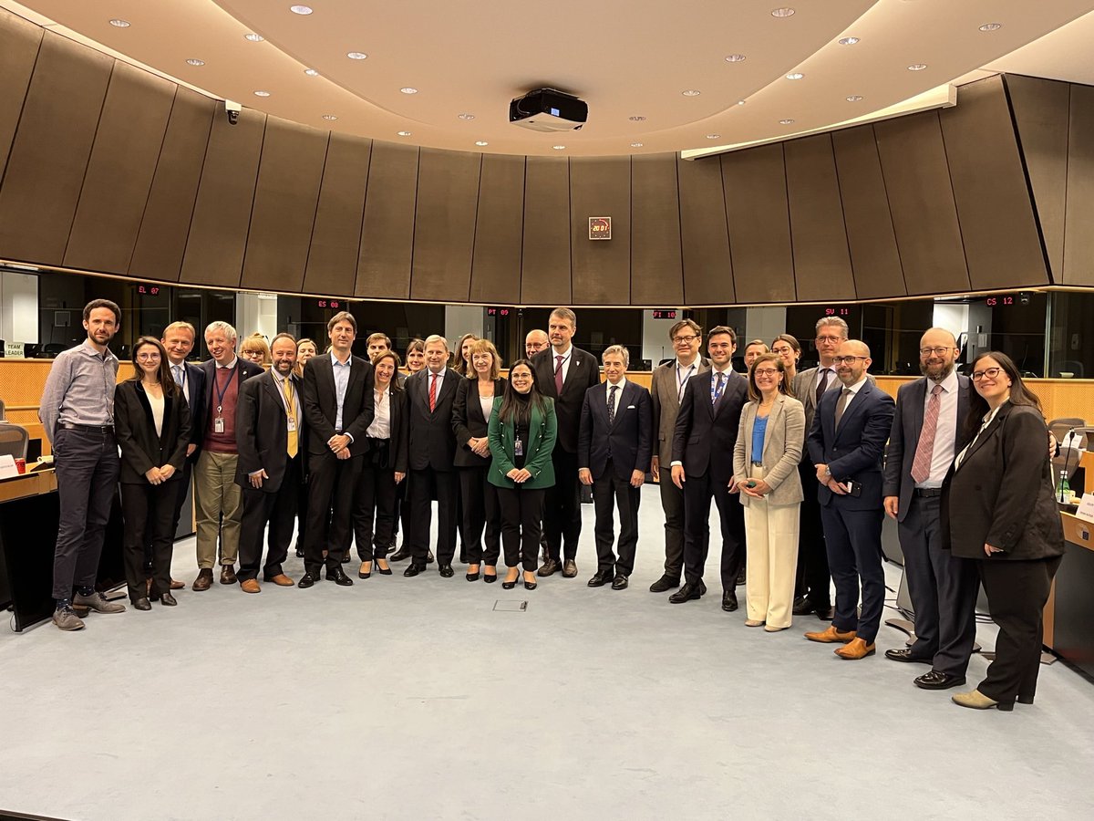Johannes Hahn (@jhahneu) on Twitter photo Very much welcome 👍 that <a href="/Europarl_EN/">European Parliament</a> and <a href="/EUCouncil/">EU Council</a> agreed on the #Interoperable #Europe Act!
It does what it says: Help administrations act jointly to make #PublicServices operate across borders & sectors. 1/2 Very much welcome 👍 that <a href="/Europarl_EN/">European Parliament</a> and <a href="/EUCouncil/">EU Council</a> agreed on the #Interoperable #Europe Act!
It does what it says: Help administrations act jointly to make #PublicServices operate across borders & sectors. 1/2
