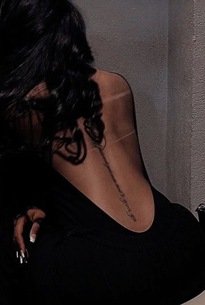 Jadayshaaa's tweet image. How do y’all feel about spine tattoos?