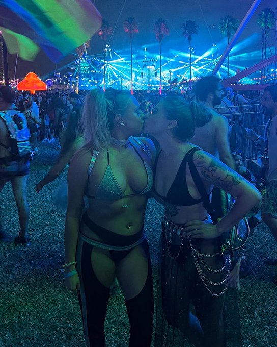 @EDC_Orlando was a blast 💥 https://t.co/pIEVDGbkHD<a class="tags" target="_blank" title="On Twitter" href="/?out=eyJ0eXAiOiJKV1QiLCJhbGciOiJIUzUxMiJ9.eyJpYXQiOjE3MjcyNTYyMzMsImlzcyI6InR3cG9ybnN0YXJzLmNvbSIsIm5iZiI6MTcyNzI1NjIzMywiZXhwIjoxNzU4NzkyMjMzLCJyZWRpcmVjdF91cmwiOiJodHRwczovL3R3aXR0ZXIuY29tL0VEQ19PcmxhbmRvIn0.V6Fui-26s5bFNxu8jS6iEi6faay2gp_zYpydf8IPCBwDCEqN-fa7FEAez2JSCbMowFSclK1GCwVe6UtwzGnxAA">@EDC_Orlando</a>