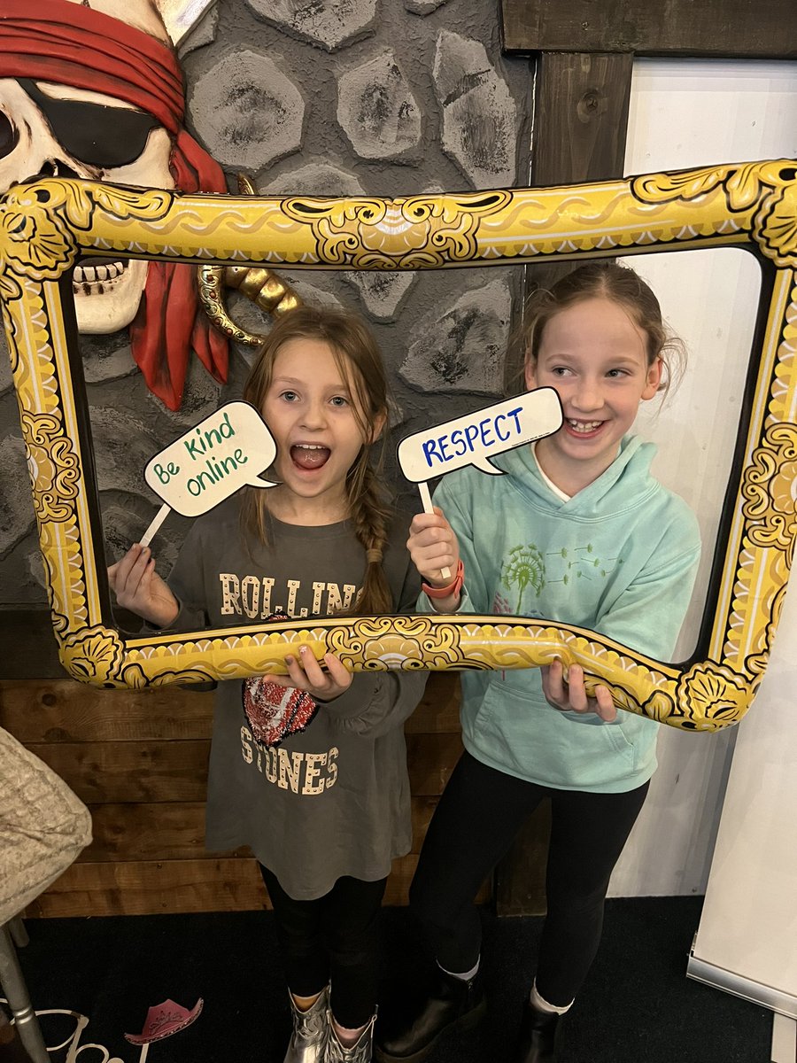 MissGreenBSJS's tweet image. Amazing morning at @gulliversfun with @MrsFJ70 &amp;amp; @MissFaithP kicking off Anti-bullying Week in style! Well done to our well-being ambassadors for representing us so well ☀️🧦☺️ @AntiBullyingPro @ABAonline #AntiBullyingWeek2023 @SunbeamPoppins @BramleyJunior