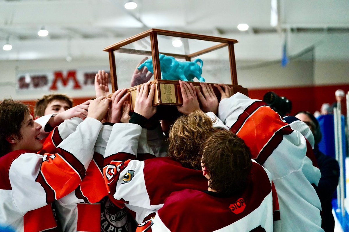 a_omgha's tweet image. What a wknd the boys capped off a perfect 5&amp;amp;0 wknd beating the host spuds 4-1 to take home the @YouthHockeyHub Blue Ox. What a fantastic tournament put on by YHH and the cities of Fargo/Moorhead. On to a busy wk of practice and D3 games. #family #1chain #bethatguy #effortsfree