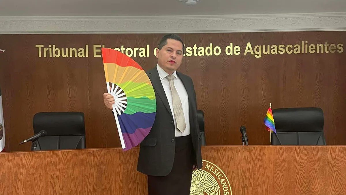 idheasdh's tweet photo. 🏳️‍🌈Condenamos los actos que cegaron la vida de Jesús Ociel Baena Saucedo, Magistrade del Tribunal Electoral del estado de Aguascalientes, primera persona no binarie en ocupar este cargo en América Latina.  

#JusticiaParaOciel 
#elodiomata https://t.co/EwYw6rJhZ2