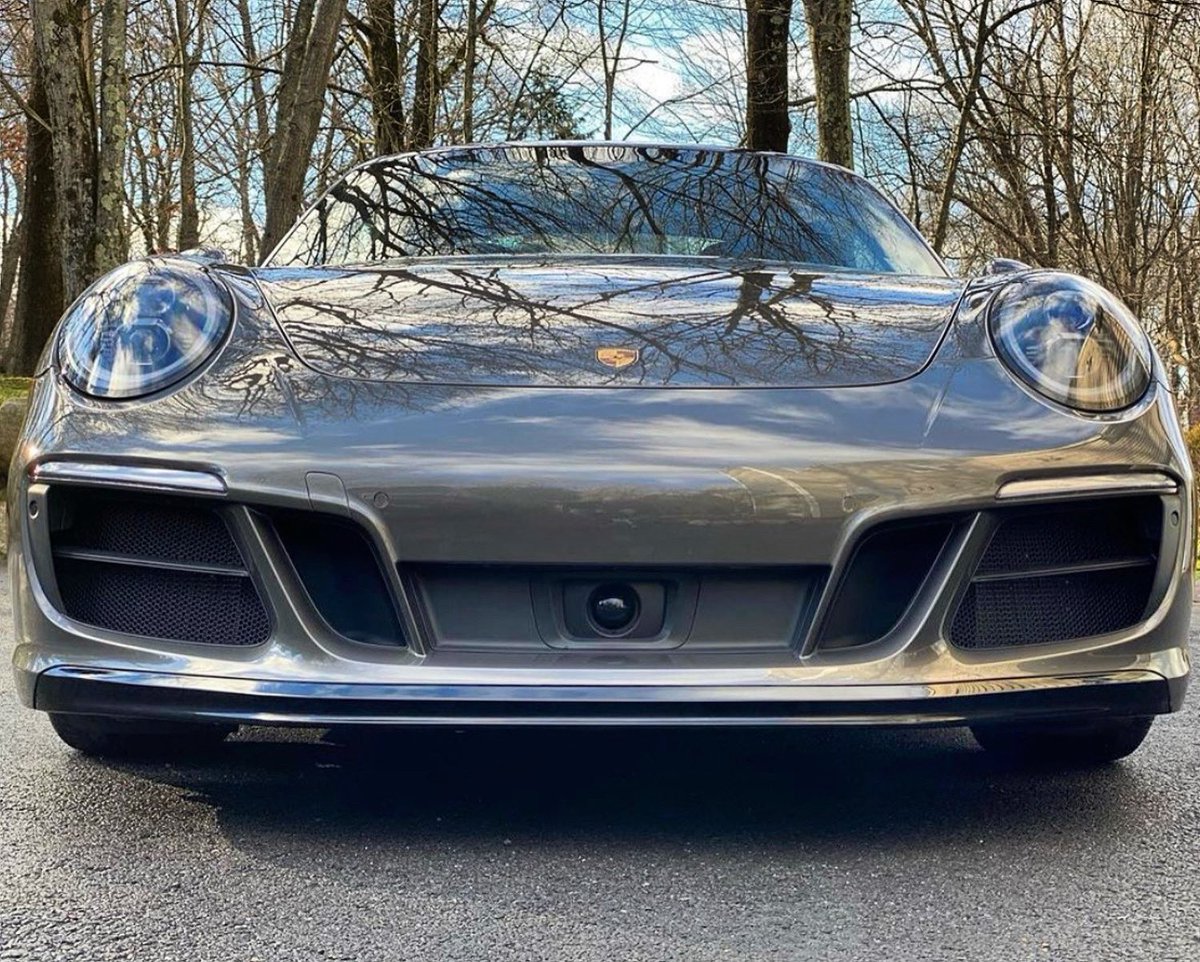customcargrills's tweet image. Got leaves in your radiator? 🍃🍂🍁 This owner doesn’t.  Check out our Porsche mesh sets today 😉

#Porsche #991GTS