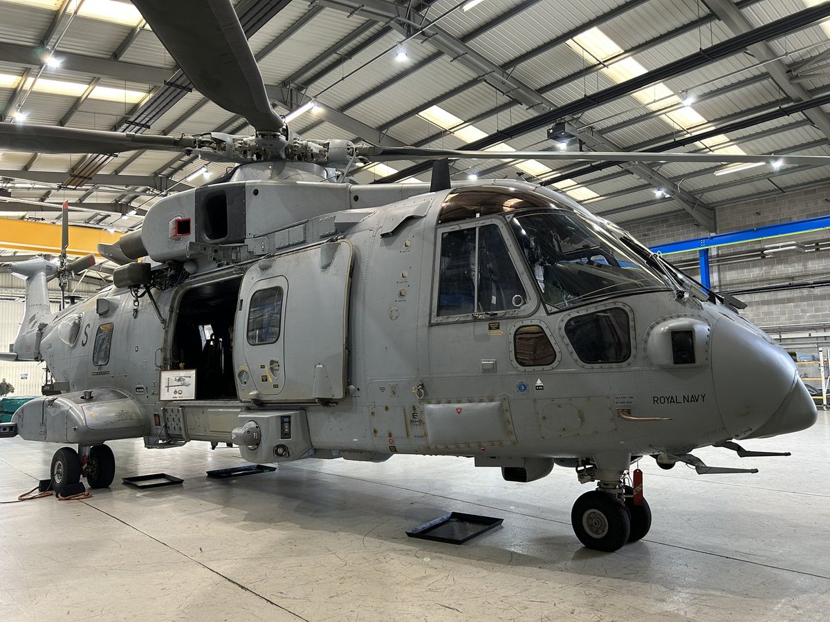 indigozuluink's tweet image. A great morning delivering art and meeting new @846NAS CO, @jamesColeman472. Thank you for these wonderful charts! They are going to make fantastic canvases for some very large drawings 🤩 The locations are 👌🏻

#chartart #mapart #aviationart #flynavy #militaryartist