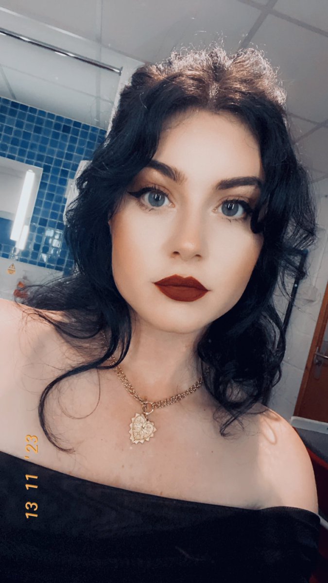 𝐄𝐯𝐞𝐥𝐲𝐧 𝐇𝐨𝐥𝐥𝐨𝐰 tweet media