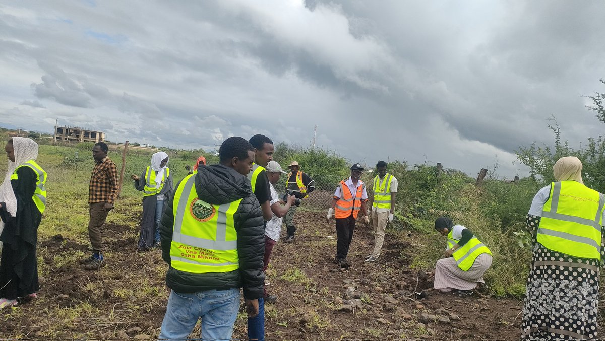 Ict011's tweet photo. Thank you @TheIEK @KURAroads @CboWaso for the support towards making Isiolo Greener and Greater. Together, We have been able to start our second green space.@Ewasonorth @GlobalLF @isiolopeacelink @fazeelamubarak @FabiusMulongo @kean_network @IAmWarima @Issakiyya https://t.co/TIK4qXJVA8