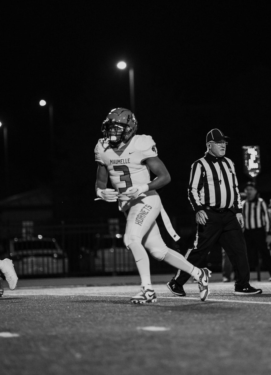 hudl.com/v/2MVQsD  check out my highlights from my senior szn!