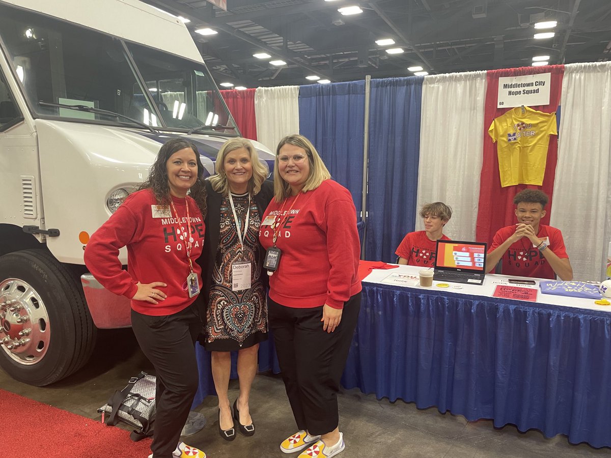 Middletown_Supt's tweet image. ⁦@MiddletownOH⁩ well represented at OSBA Conference. Thank you ⁦@SodexoGroup⁩, ⁦@HopeSquads⁩ and ⁦@Passport4Amanda⁩ and ⁦@Jen_Hayes1⁩!  #middierising ⁦@MHSMiddieTweets⁩ ⁦@AmandaEleTweets⁩