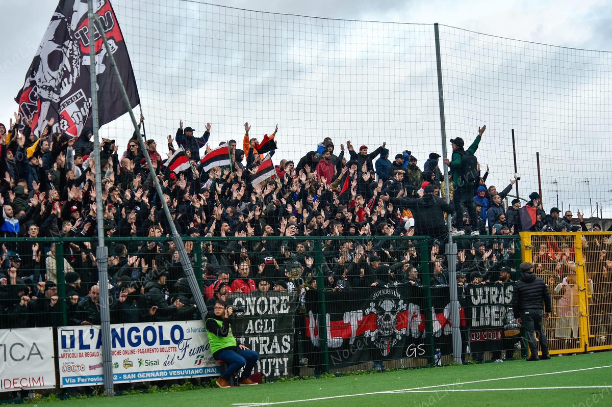 ultras1899_'s tweet photo. San Marzano Calcio - ASD Nocerina 1910 #SettoreOspiti #CurvaSud #Molossi #ultras #Nocerina serie D (12.11.23) https://t.co/MMjlJ7B6Or