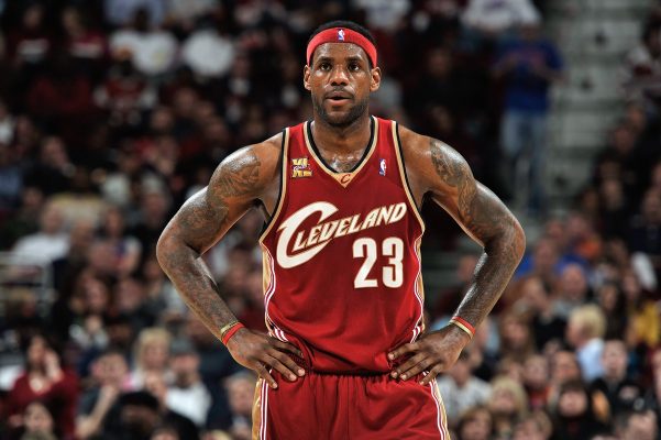 El jugador más parecido a Doncic en la temporada 2022-2023 es...

...LeBron James en la temporada 2009-2010.

Ese año, LeBron fue el MVP de la liga regular con Cleveland.