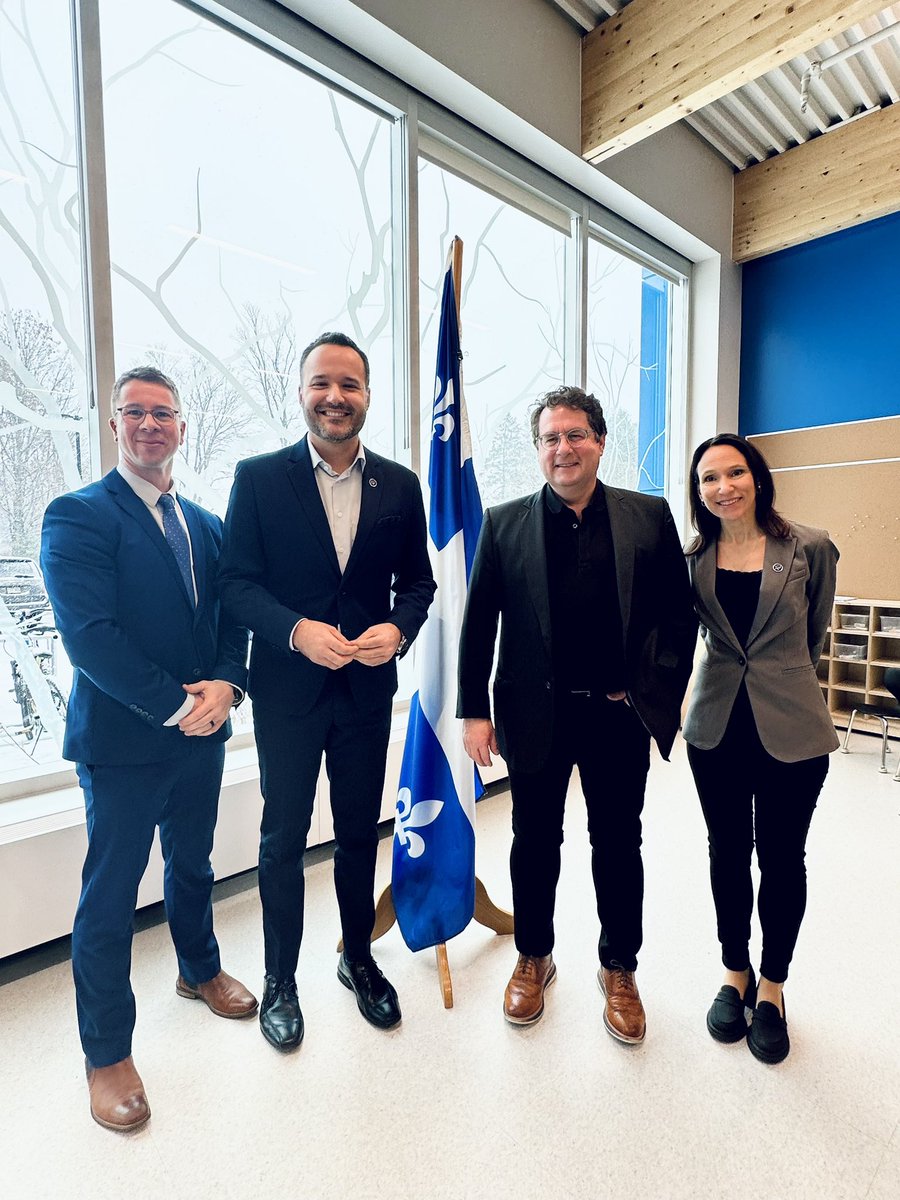 BDrainvilleQc's tweet photo. Une autre belle école inaugurée 😊.

Aujourd'hui, j'étais à l'école des Grands-Pins à l'Ange-Gardien (Outaouais) en compagnie de mes collègues @lacombemathieu et  @Suzanne79401273. 

C'est 326 élèves qui pourront en profiter. Très fier des 24 M$ investis par notre gouvernement. https://t.co/Zi3HZTsPkK