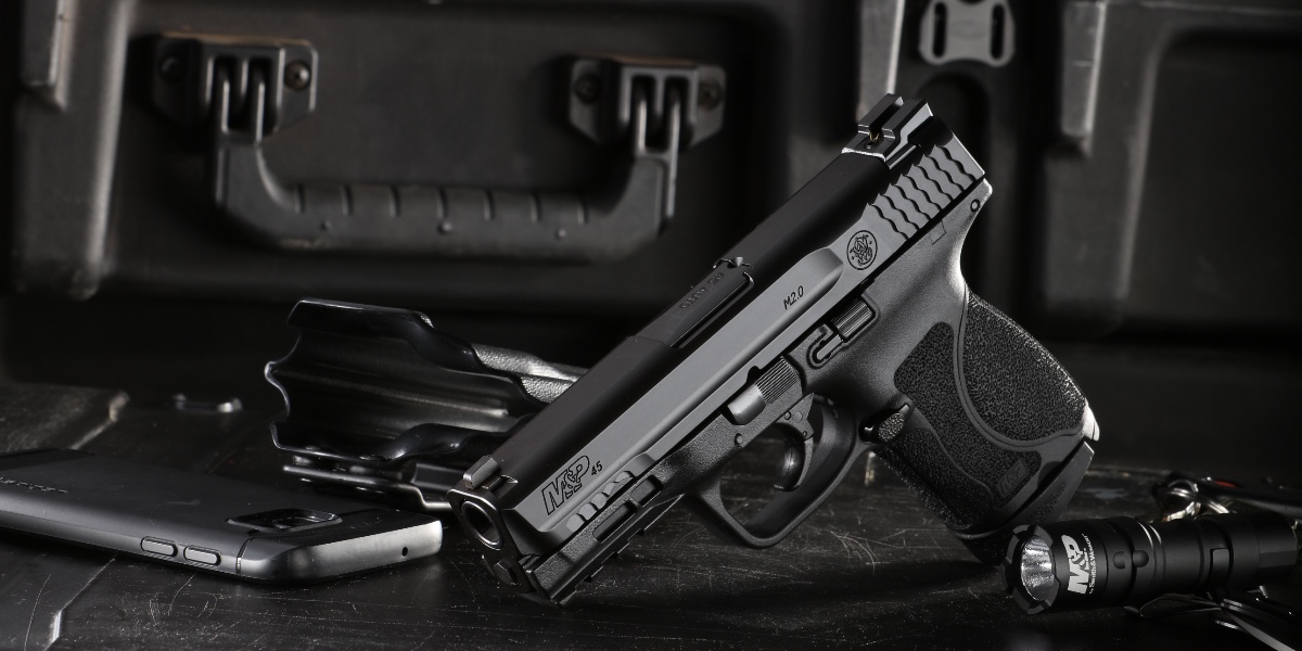 Smith_WessonInc's tweet photo. The ultimate EDC #ITrustMP #MandPMonday https://t.co/udAOS06A8q