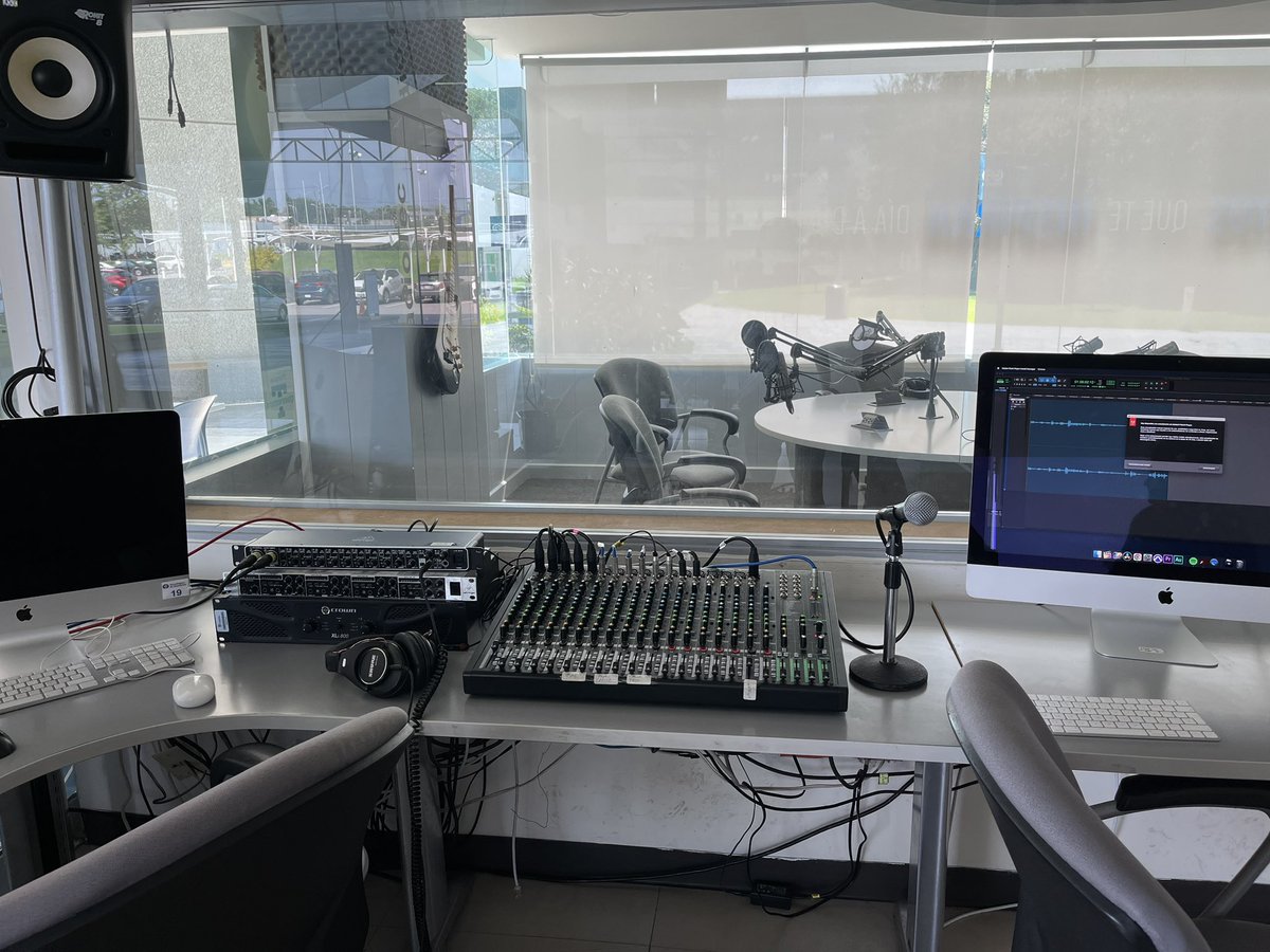 Esta tarde en el marco del Día Nacional del libro, comentaremos el texto Rock mexicano. Un rompe cabezas en construcción. Coord.<a href="/ocerrillo/">Omar Cerrillo</a>