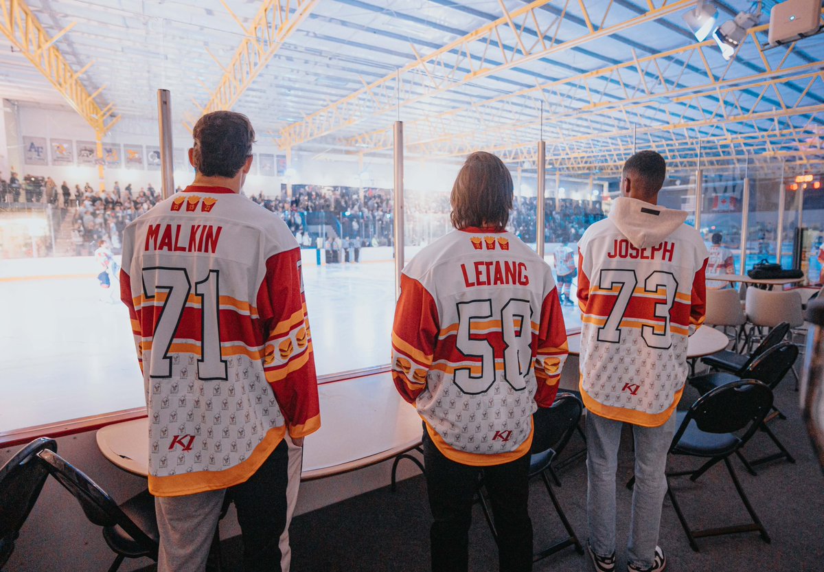 RMU's tweet photo. Oh what a night! ✨🏒

RMU club D1 hockey raised over $10,000 on Friday night for the Ronald McDonald House Charities of Pittsburgh and Morgantown at their annual Charity event! 👏 https://t.co/3BRLssvlx0