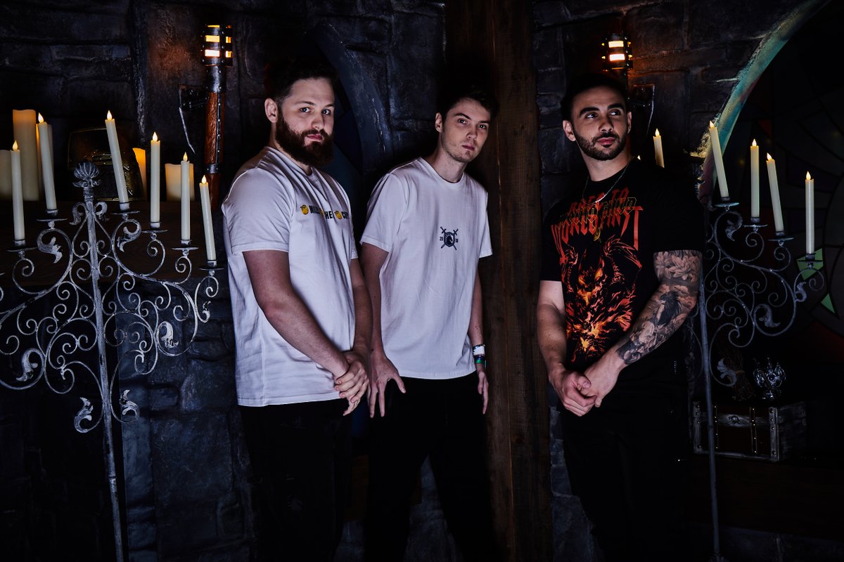 A little sneak peek for you all 🤫

Our new Race to World First Collection for Amirdrassil, the Dream’s Hope, is going live tomorrow at 11AM PST⏰👀

🛒 tl.gg/rwf