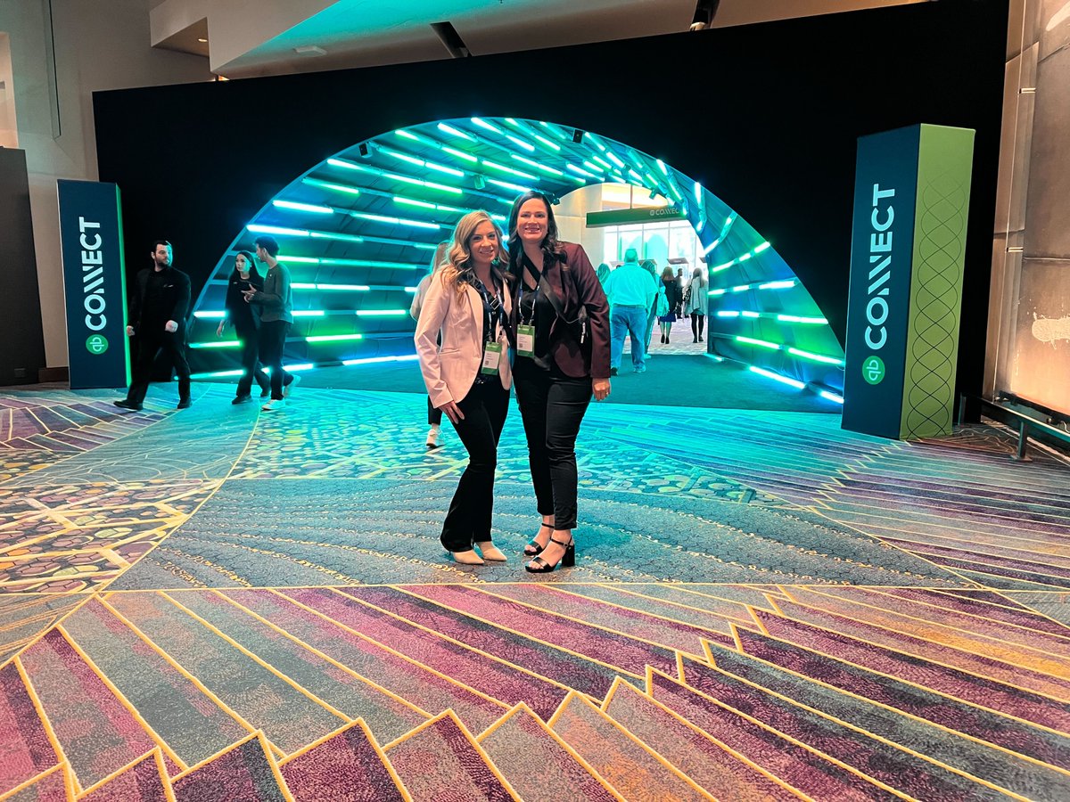 pgbuilt's tweet photo. Ready to conquer the world of finance! 

Our QuickBooks Pro Advisors are off to the QuickBooks Connect Conference in Vegas. Let the learning and networking begin! 💼🎲 

#QBConnect #QBConnect2023 #VegasBound https://t.co/eWlDeLF8iF