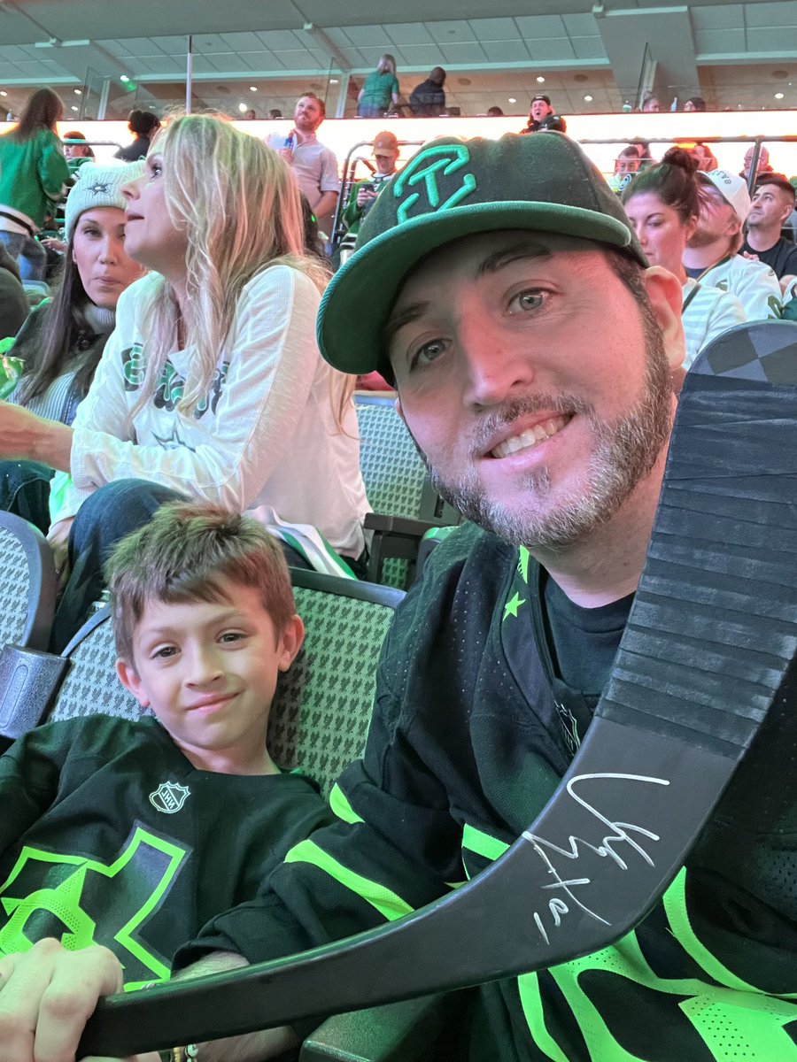 HskrsStarsBucs's tweet photo. @DallasStars @NHL @NHLPA @DS_Foundation My favorite game of the season ❤️ #ifightcancer #Starsfightcancer
Flashback to Seggy giving me a stick in the playoffs last year https://t.co/gUxUKf9Ivz