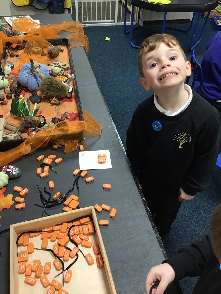 This little superstar was so proud to show my his super sounding out and blending skills today with the phonemes and strings - “Mrs Myers! I’ve made the pin!” 🌟 #MelthamLit