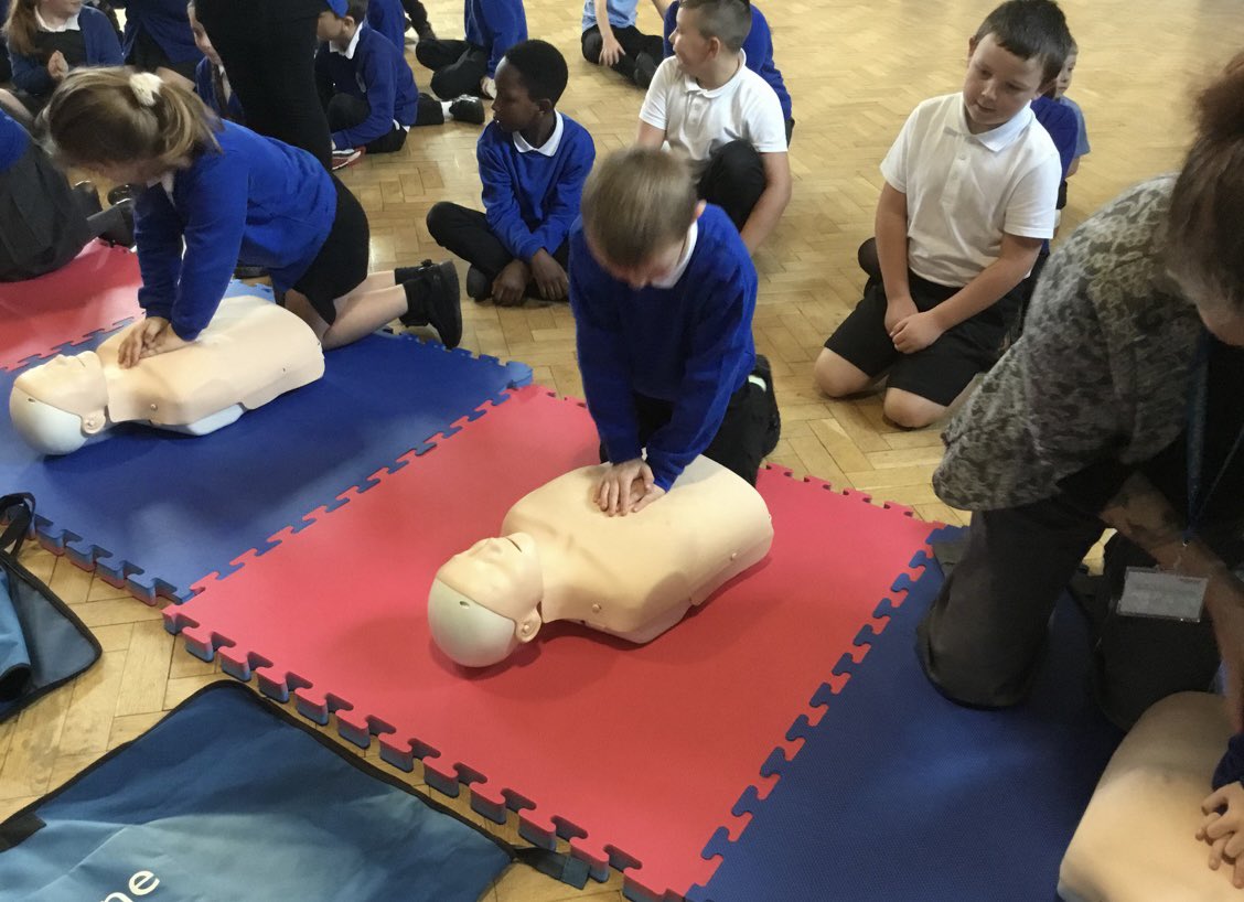 redskycharity's tweet photo. Toon Toon!!! they sang: 
“We’ve got Brunooooo in the middle…” Tough crowd?
Well it didn’t take too long before we had the little Geordie Faithful singing: 
“We’ve got Sergiooooo in the middle!” 🎉
@FellDykePrimary #Gateshead 
children learning about #OrganDonation , #CPR #defibs https://t.co/lz5f0MWdIr