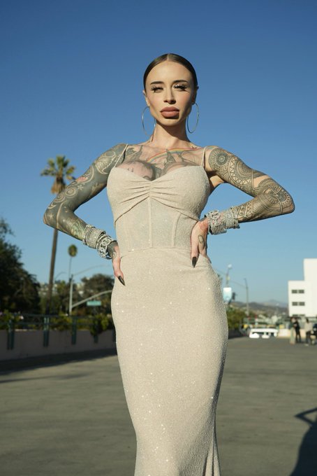 Why the fuck are you staring? https://t.co/PbCFvFiAbk