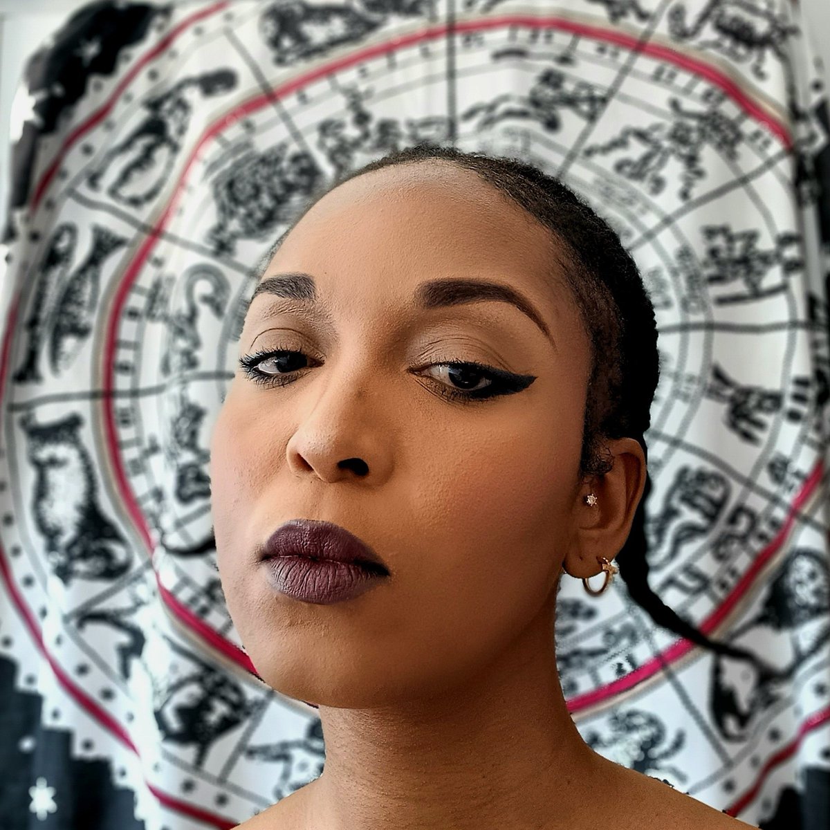 "Life is very much like playing Call of Duty. If you're standing in one spot because you're afraid of what's around the corner, you're dying"

#NewProfilePic