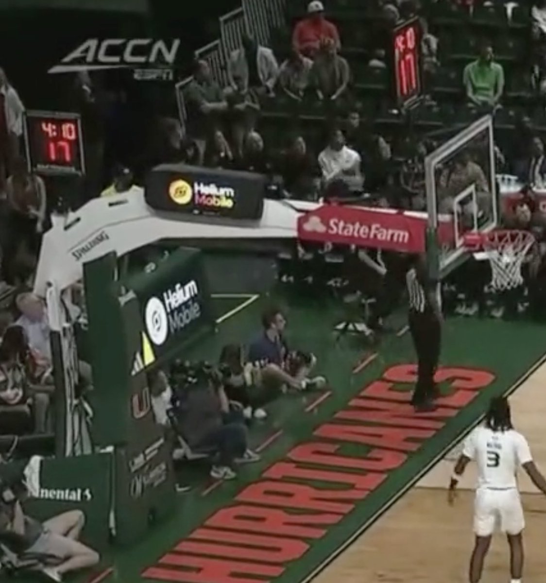 Another strong game so far for <a href="/CanesHoops/">Canes Men’s Basketball</a> and <a href="/helium_mobile/">Helium Mobile 🆓 ☁️</a> #LFG