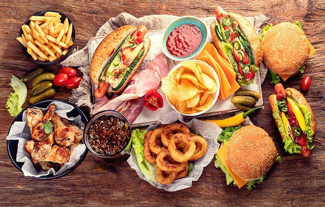 🚫🍔🍟😷 Đồ ăn nhanh làm tăng bệnh béo phì và các bệnh mạn tính không lây! Các thành phần dinh dưỡng trong đồ ăn này có thể gây rối loạn vi khuẩn đường ruột và phản ứng viêm trong cơ thể. Hãy tránh ăn nhanh quá thường xuyên để giữ sức khỏe tốt! #HealthIssues