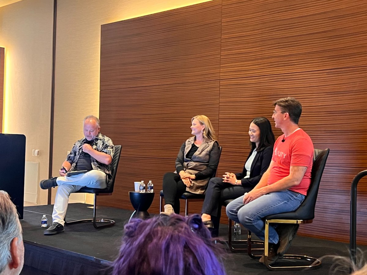 Acuity_co's tweet photo. Just a little while ago at #QBConnect, Matthew May, Kristen Keats, Zunie Nguyen, & Jody Grunden talked about the dynamic world of offshore teams! ✈️ 

They covered everything from seizing growth opportunities in global markets to integrating these teams into your existing business model. 💪 

Anyone looking to expand their business horizons? 🌏

#intuit #quickbooks #tech #partner #offshore #teams #business #growth #entrepreneur #accounting