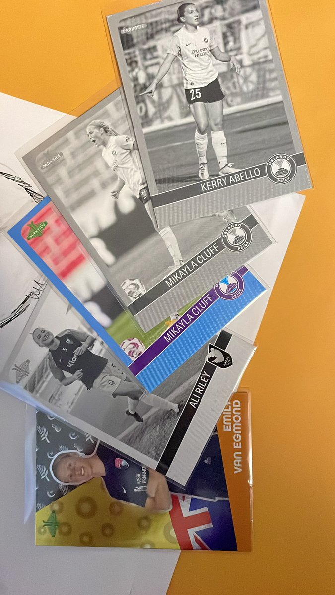 OceanCardsCo's tweet photo. Thanks for the Orlando Pride players past and present… person whose name was on an envelop I threw away like a fool. #TheHobby #OrlandoPride https://t.co/9YeUzXPdty