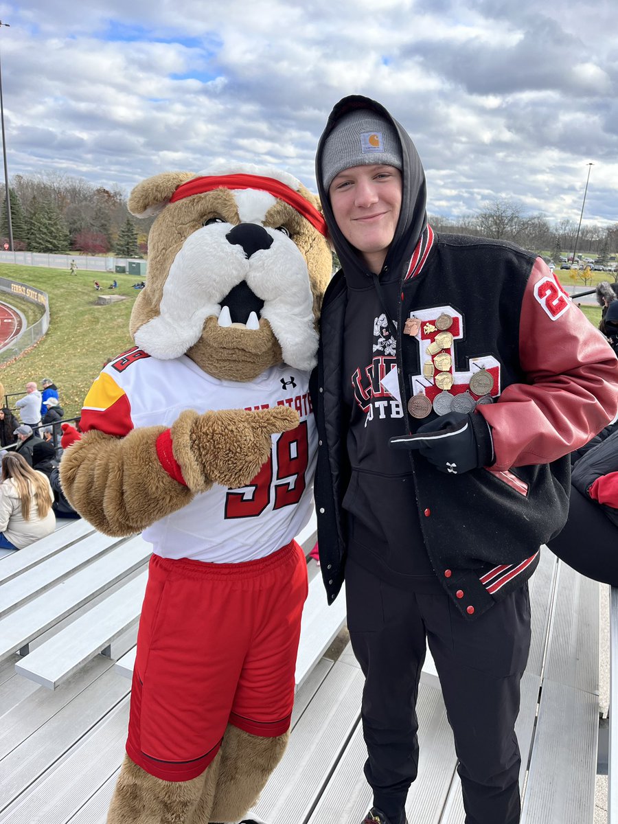 Michael Bush (@michaelbush05) on Twitter photo Had a great time up at Ferris State last weekend. Thank you to the coaches!!
<a href="/cwilliams2209/">Chad Williams</a> <a href="/CoachAnnese/">Coach Annese</a> <a href="/hodgimoto1/">Ryan Hodges</a> @GCaserta1 <a href="/FerrisFootball/">Ferris St. Football</a> <a href="/football_lhsrec/">Linden FB College Recruitment</a> Had a great time up at Ferris State last weekend. Thank you to the coaches!!
<a href="/cwilliams2209/">Chad Williams</a> <a href="/CoachAnnese/">Coach Annese</a> <a href="/hodgimoto1/">Ryan Hodges</a> @GCaserta1 <a href="/FerrisFootball/">Ferris St. Football</a> <a href="/football_lhsrec/">Linden FB College Recruitment</a>