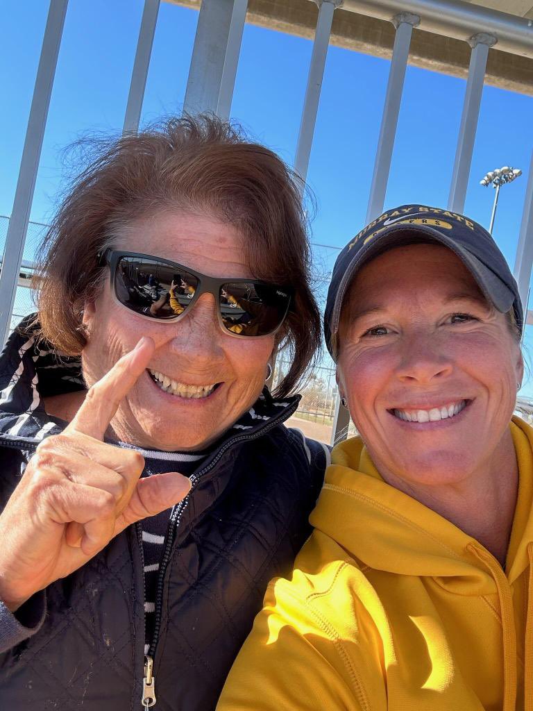 Thanks Coach Gill for coming to watch Illinois Force 16u National in this weekend’s tournament! Also, thanks for hanging out with my grandma! 😅