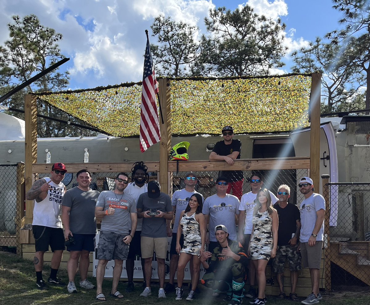 theStartupst's tweet photo. These guys turned a Chinook helicopter into the most insane AirBNB you’ve ever seen, and then did this for the kick off.  

Bikes flying over the chopper, dj blasting music, tons of people having a great time. 🔥🔥🔥

Content day on roids. 

#motocross #bmx #dirtbikes #croom https://t.co/6SEGy0ewXf